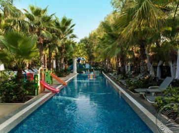 DELPHIN PALACE LARA