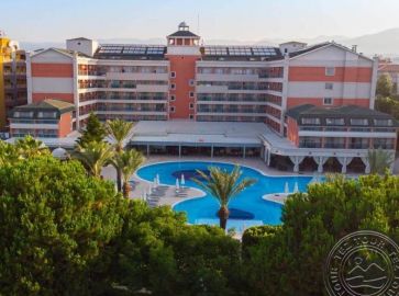 INSULA RESORT & SPA