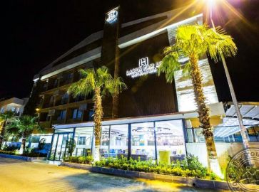 LAREN FAMILY HOTEL & SPA