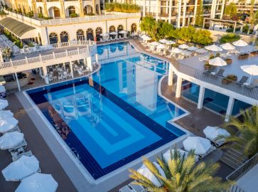 J'ADORE DELUXE HOTEL & SPA