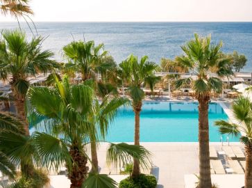 KAMARI BEACH SANTORINI