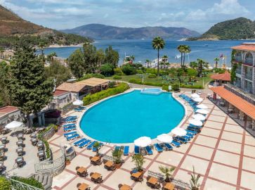 MARTI LA PERLA  (ADULTS ONLY 16+)