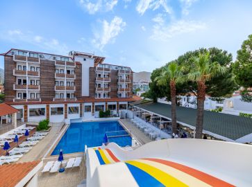 CLUB MUNAMAR BEACH RESORT