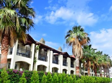 TIANA BEACH RESORT