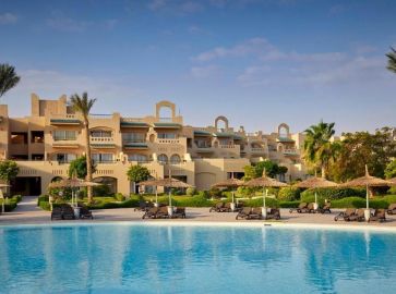 Coral Sea Water World Resort