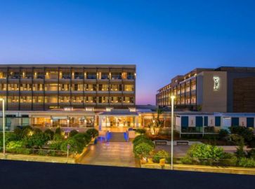 I-RESORT BEACH HOTEL AND SPA