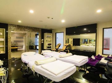 Deveena Plaza Patong