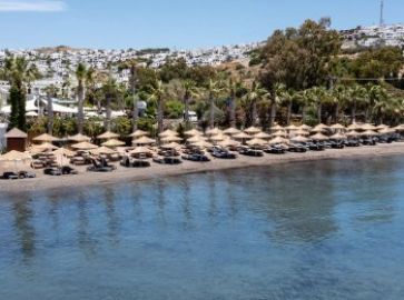 GOLDEN BEACH HOTEL