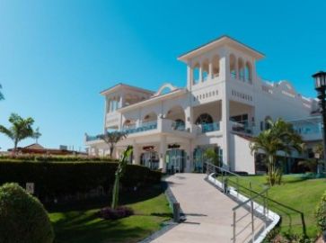 POSH CLUB SUNRISE MONTEMARE RESORT