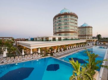 DREAM WORLD AQUA HOTEL