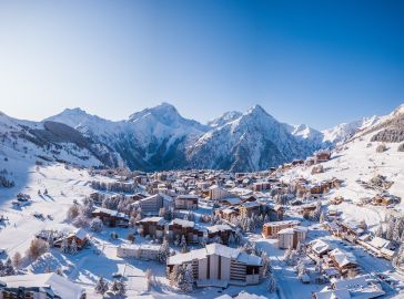 НОВА ГОДИНА 2026 ВЪВ ФРЕНСКИТЕ АЛПИ - COURCHEVEL, CHAMONIX & LES 2 ALPES  / ПАКЕТИ 7 НОЩУВКИ В ПЕРИОД: 28.12.2025 - 04.01.2026