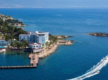 LE BLEU HOTEL & RESORT