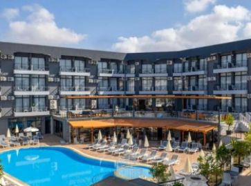 CLOVER MAGIC PARK SIDE HOTEL