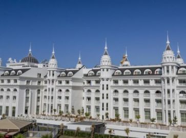 SIDE ROYAL PALACE