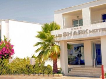 CLUB SHARK HOTEL